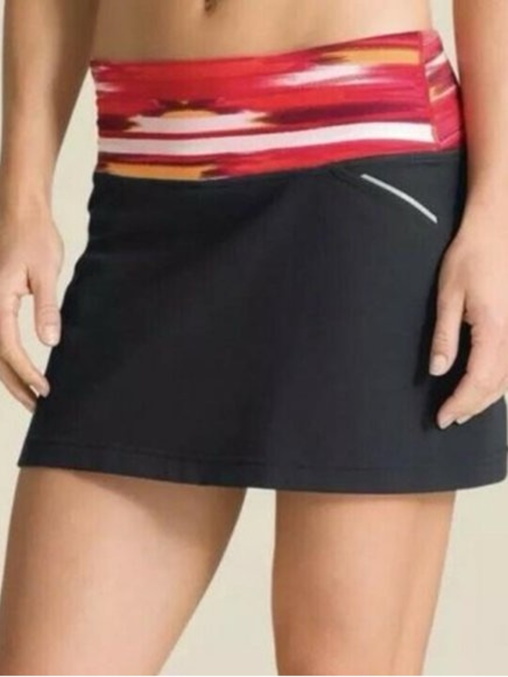 Athleta Black Red Grenadine Airbrush Relay Skort Medium